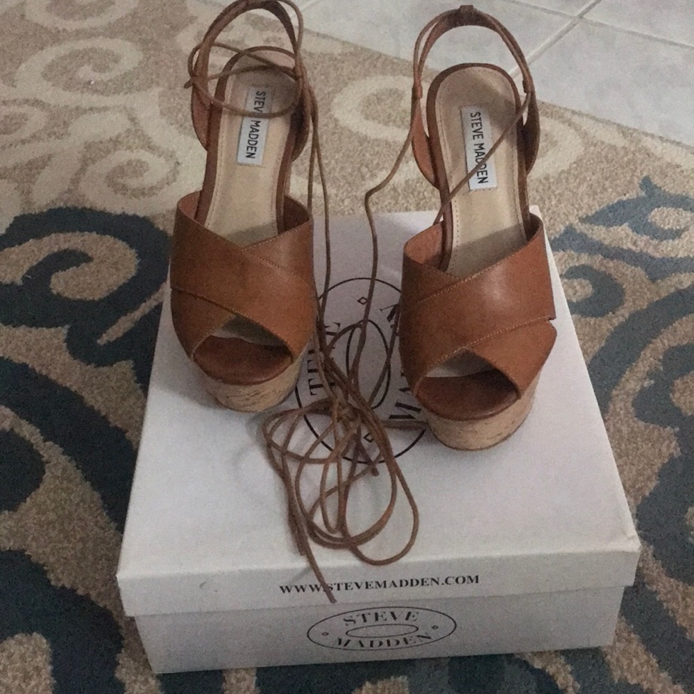 Steve Madden cork lace up sandals - Picture 1 of 7